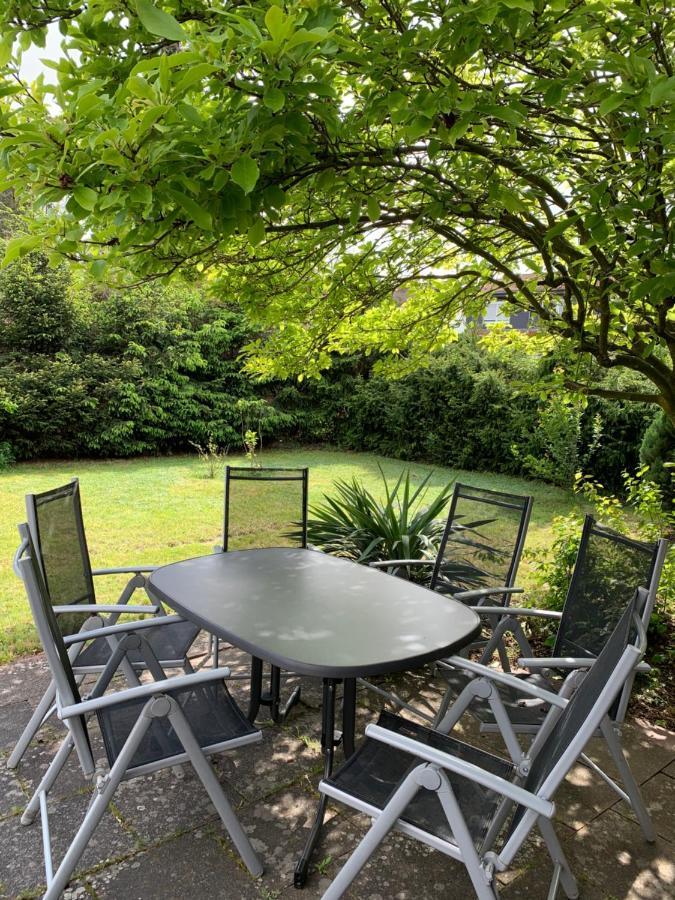 Ferienwohnung Mit Garten In Koeln Bagian luar foto