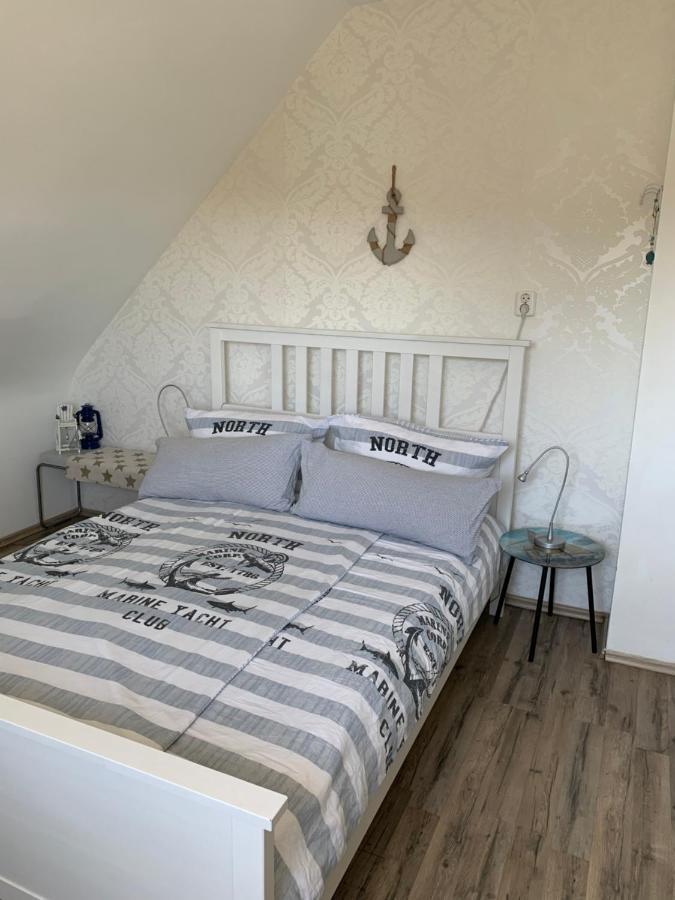 Ferienwohnung Mit Garten In Koeln Bagian luar foto