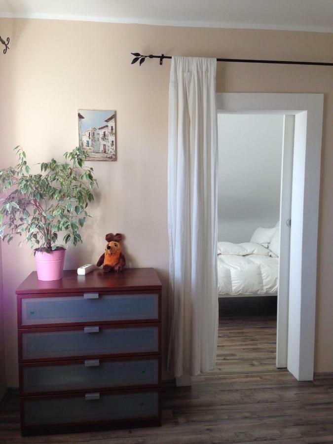 Ferienwohnung Mit Garten In Koeln Bagian luar foto